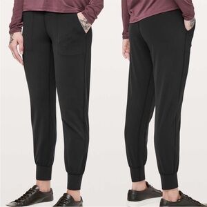 Lululemon Black Align Joggers 28"